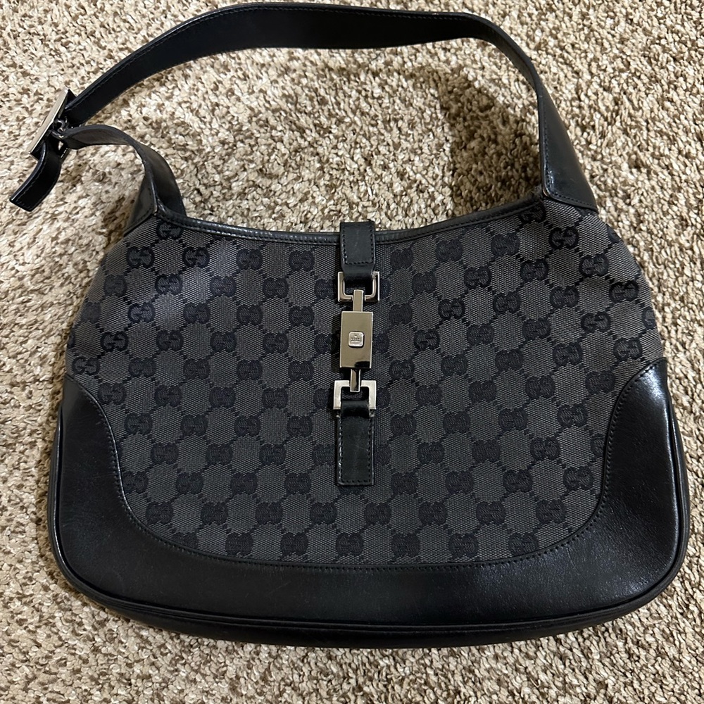 GUCCI VINTAGE HANDBAG.